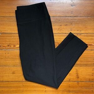 Eileen Fisher black slim fit ankle pants (size medium) | everyday neutral